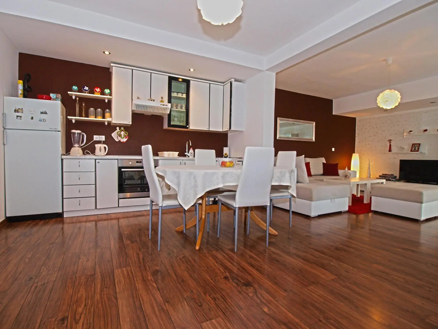Apartment 1363