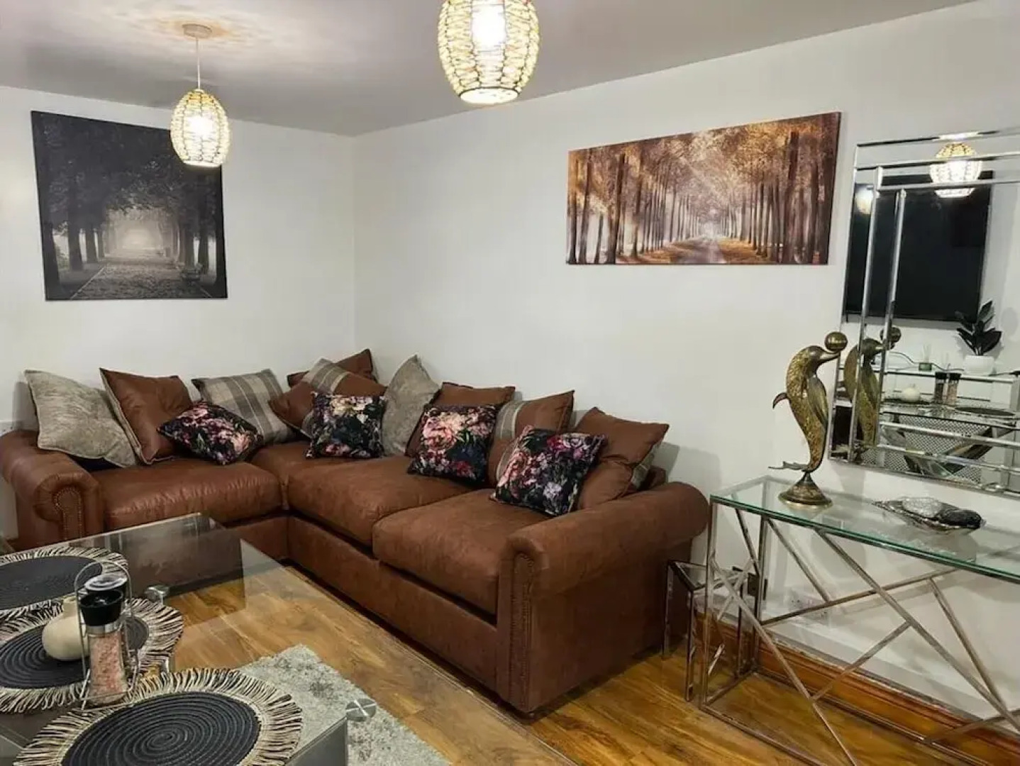 Smethwick - House - Sleeps 8 - Parking