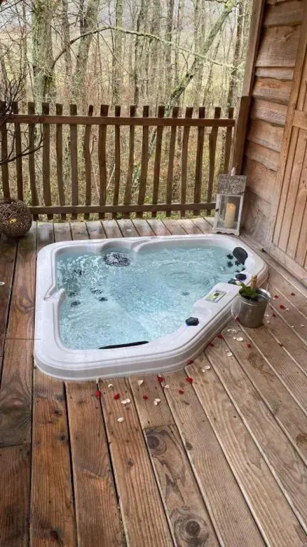 D'emilion de Sens (Adults Only)