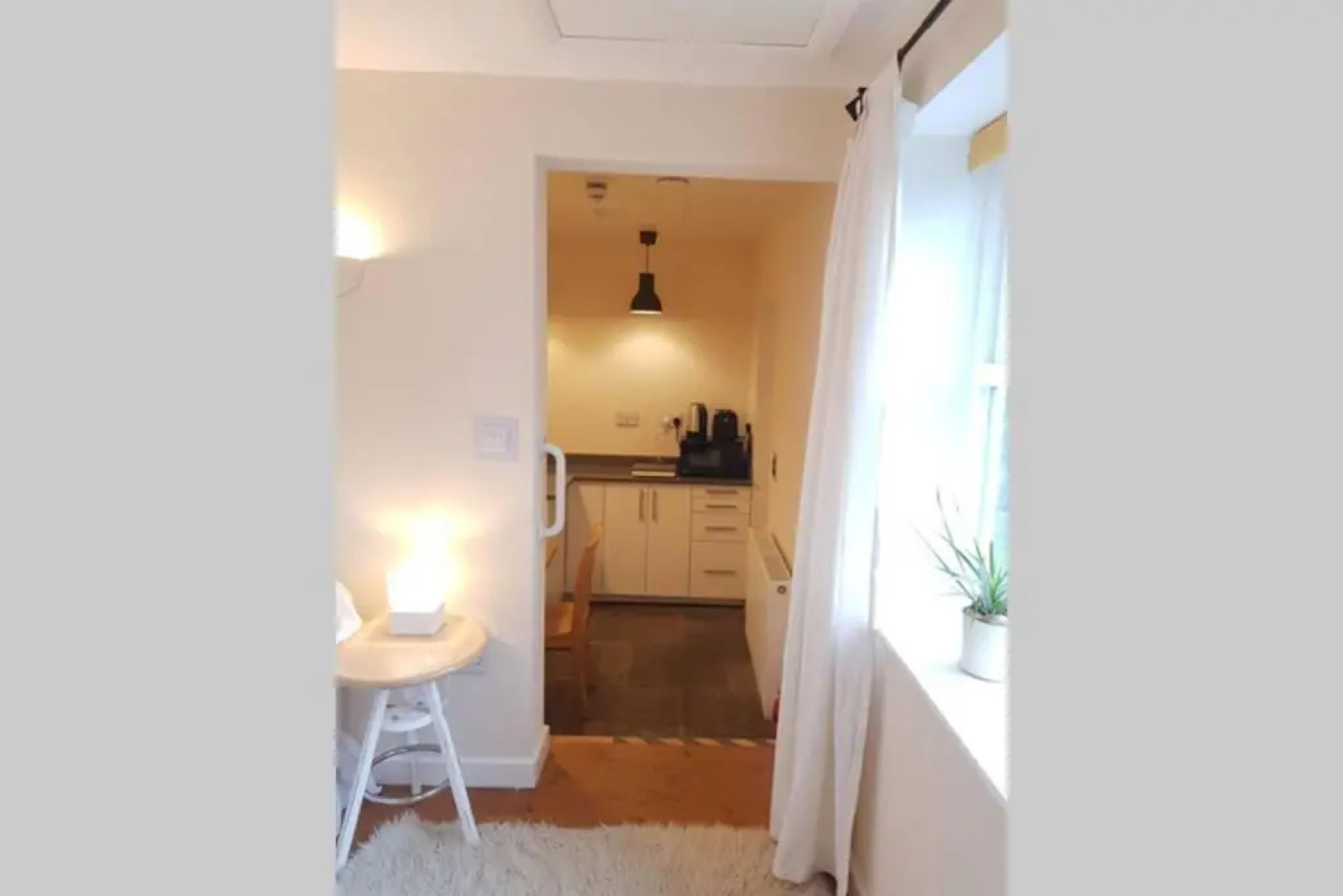 Glenroyd House, Private annex to Victorian villa with kitchen