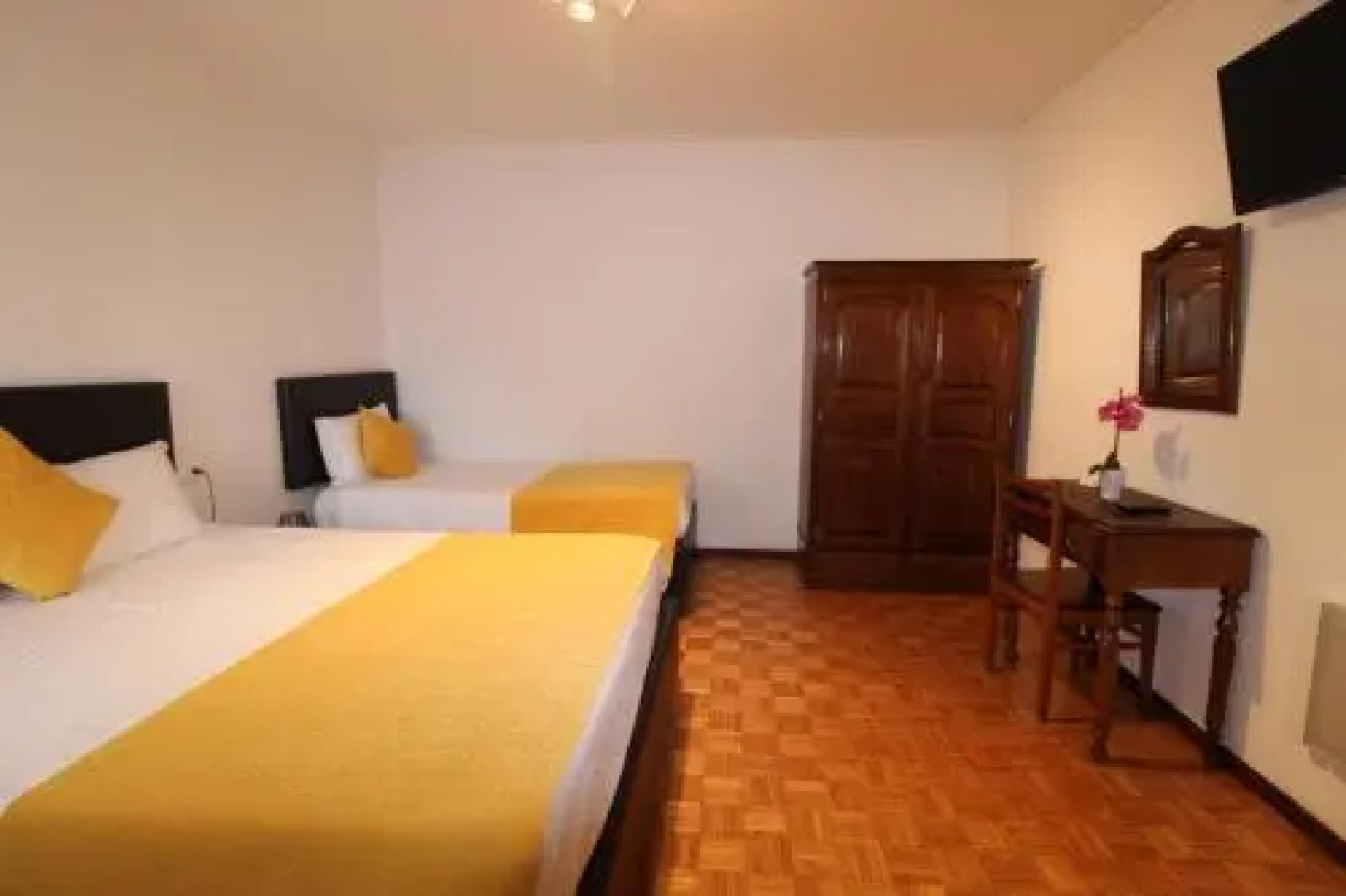 Lakeview Geres Guest House