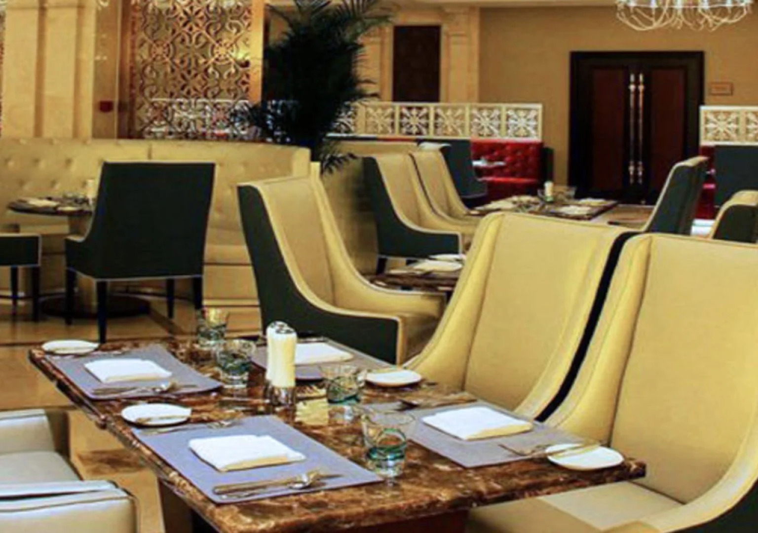 Noble International Hotel