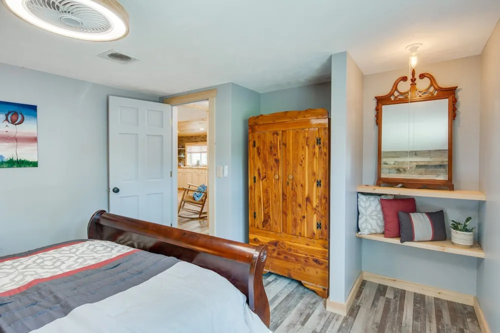 Charming Lake Chautauqua Home: Walk to Water!