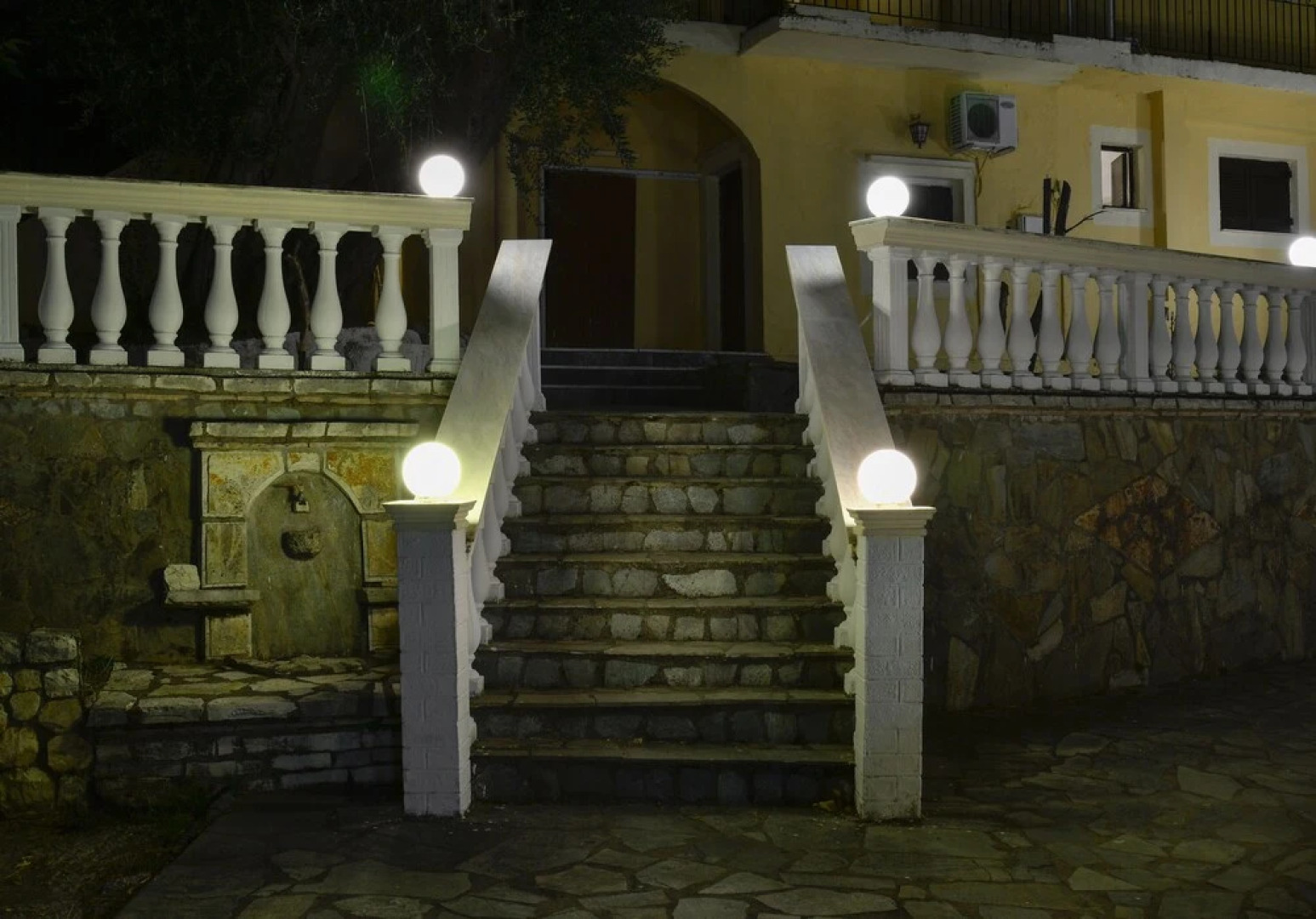 Corfu Room Apartments, in a Very Piecefull and Full of Trees Area