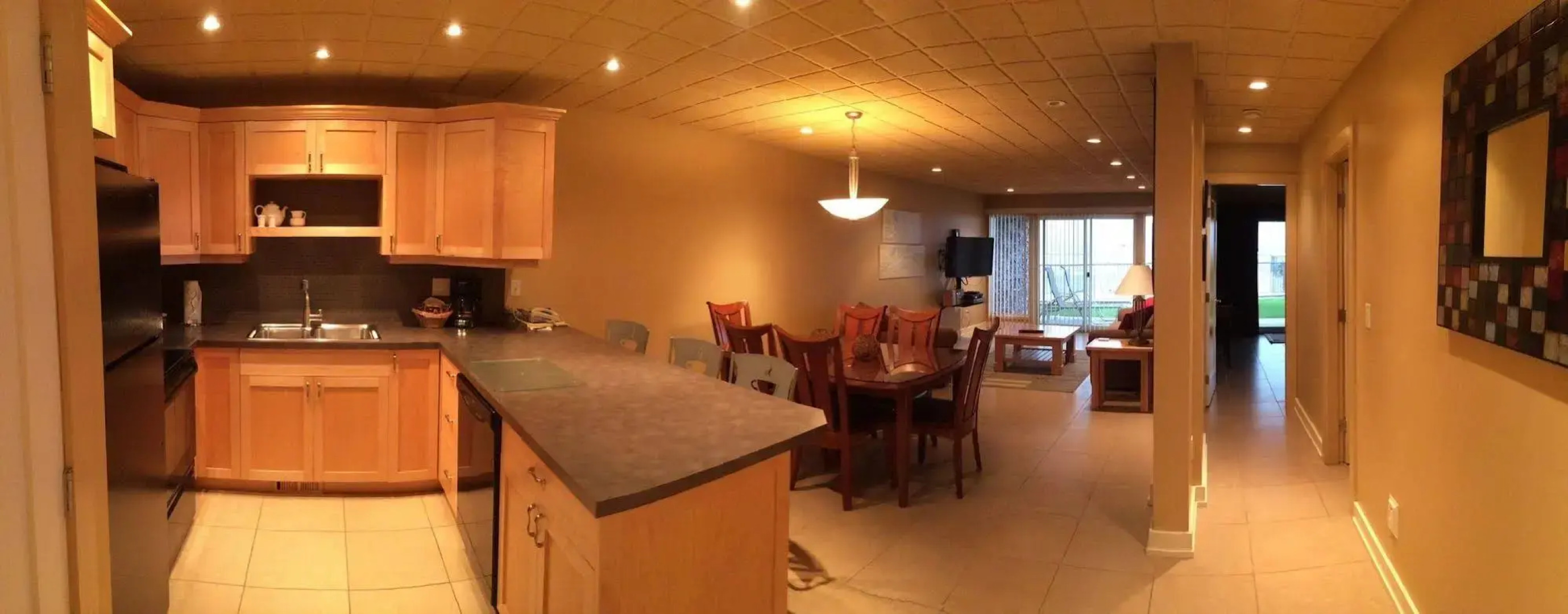 Casa Loma Lakeshore Resort