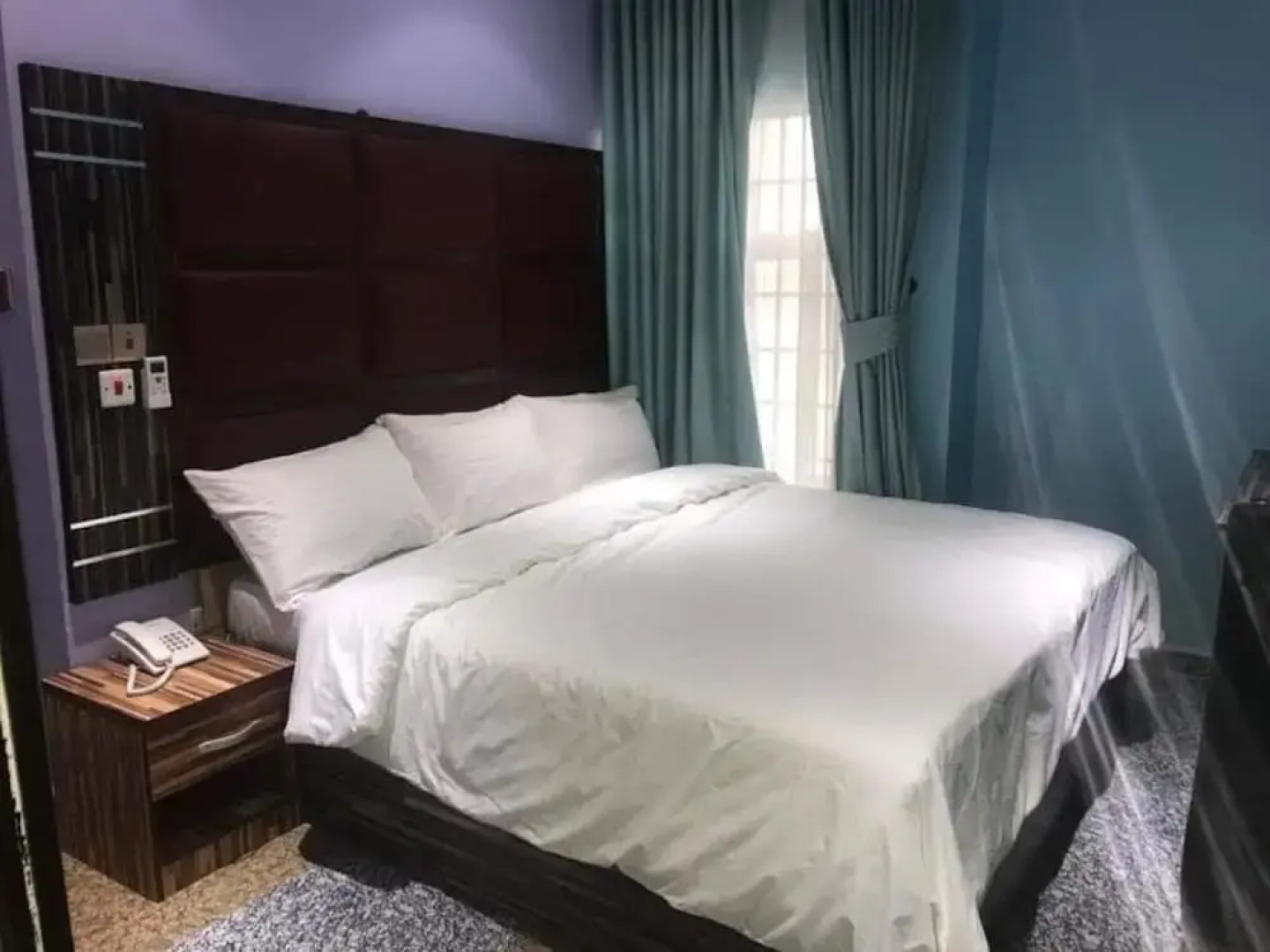 Royal Park Hotel and Suites