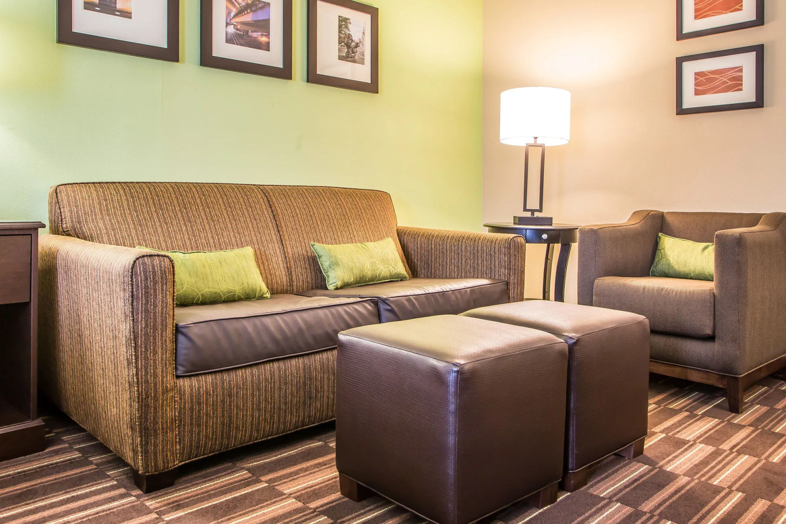 Comfort Inn & Suites Kansas City - Northeast
