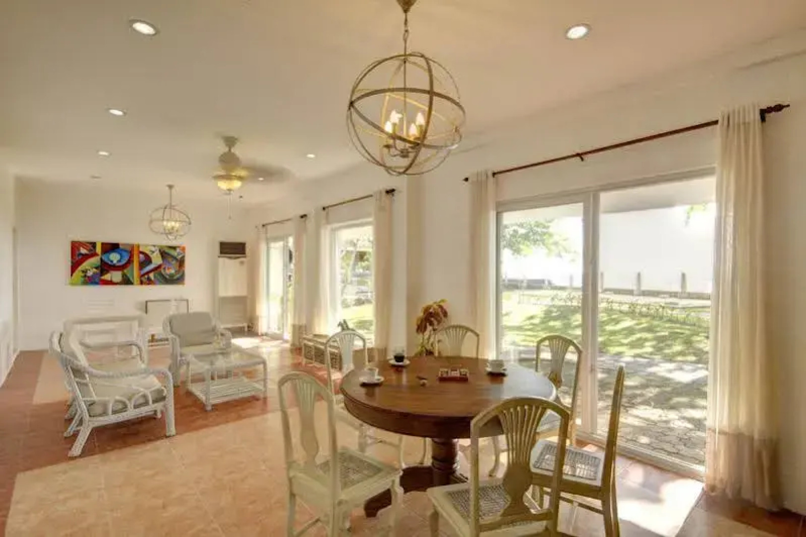 Sta. Monica Beach Club