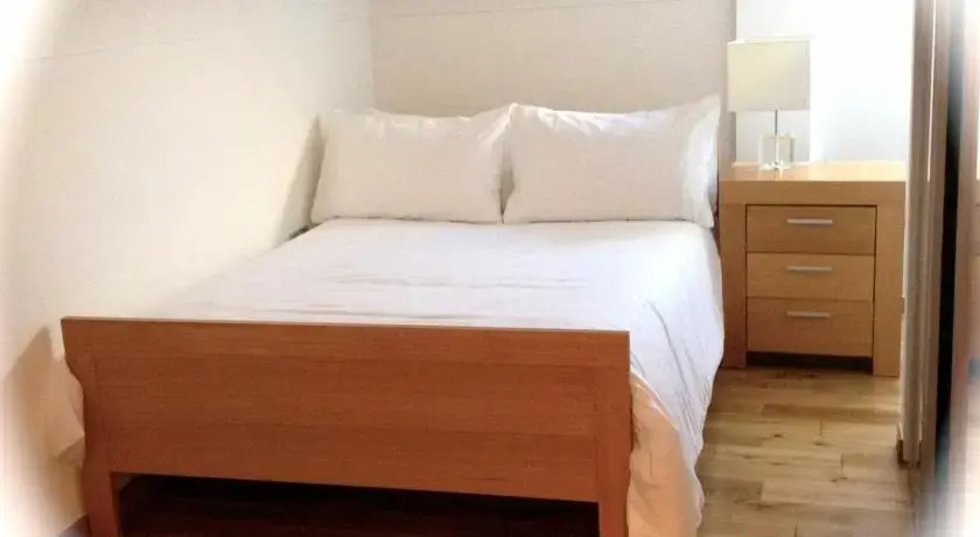 Numer 3 , FLat 12 Lorne Park Road