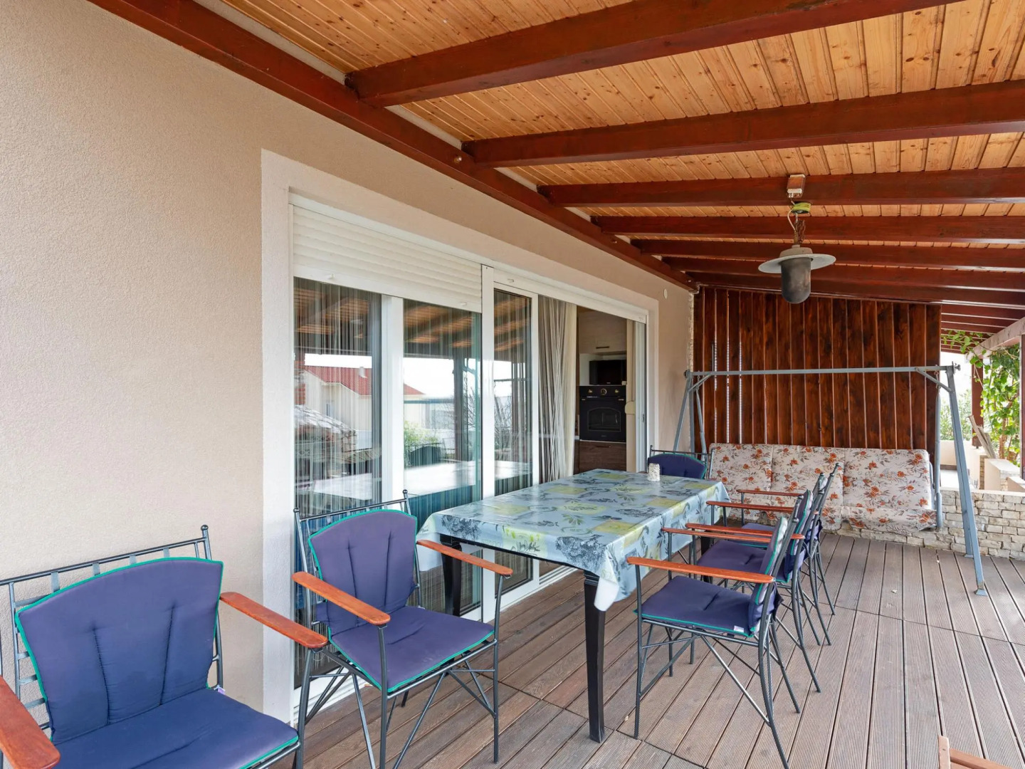 Modern Holiday Home in Mandre with Barbeque