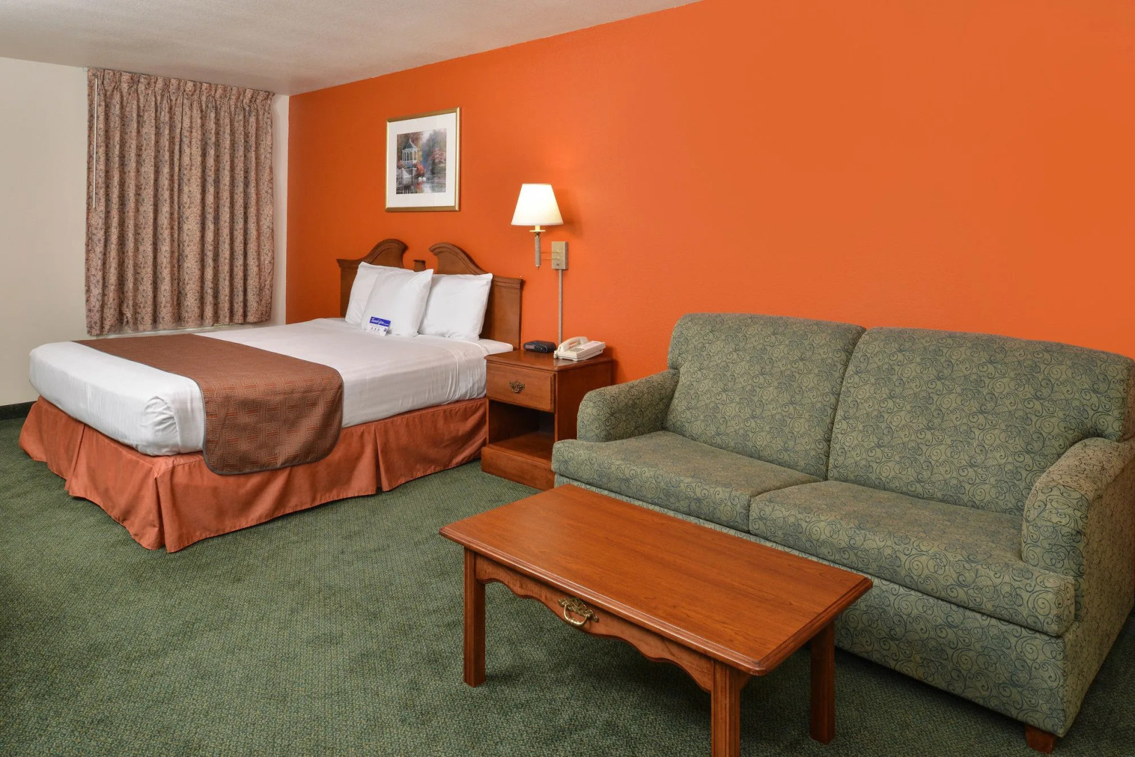Star City Inn & Suites