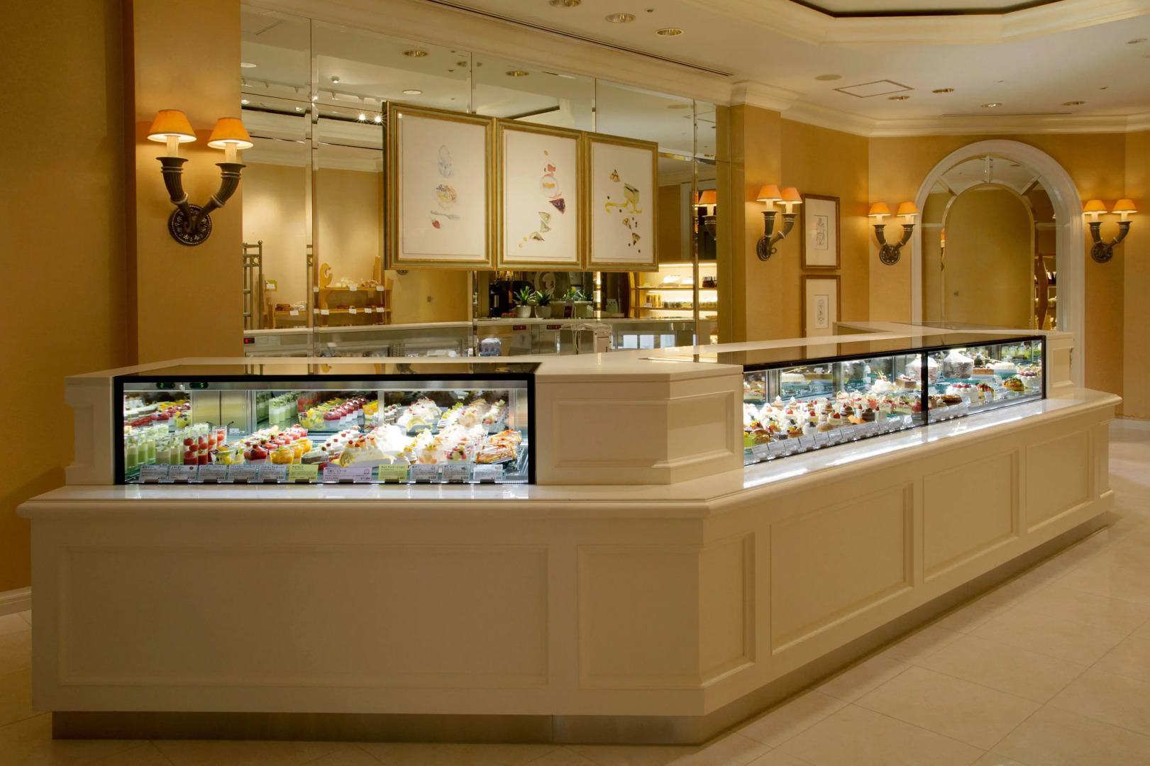 Отель Yokohama Royal Park