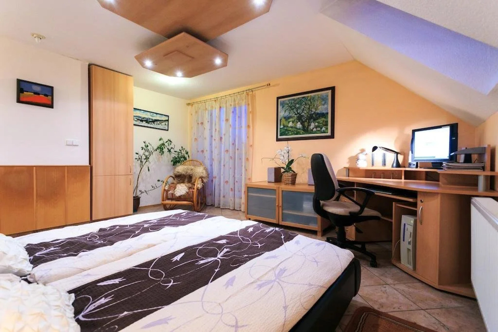 Penzion V Hluboké a Department Glamp