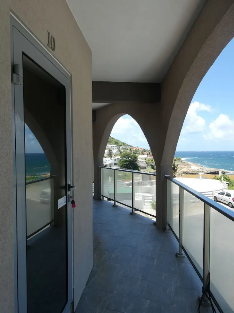 Sun Tan Apartment 8, Near the Ocean