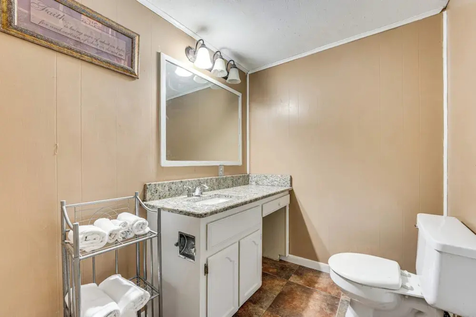 Fire Pit & Grill: Victoria Home Near Downtown