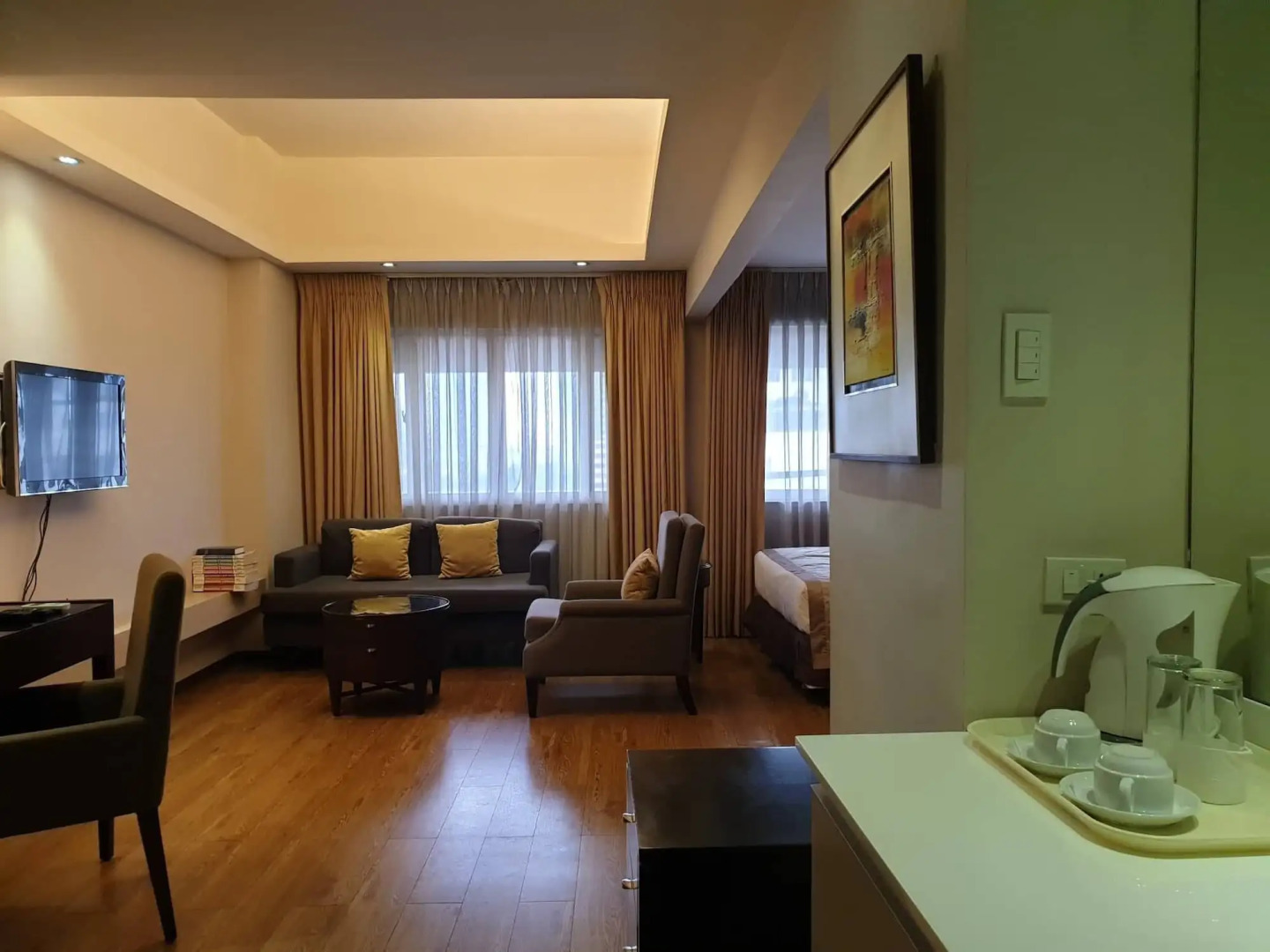 Imperial Palace Suites