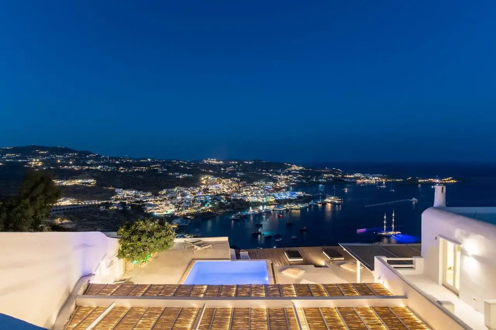 Villa Psarou - The Above Nammos Experience