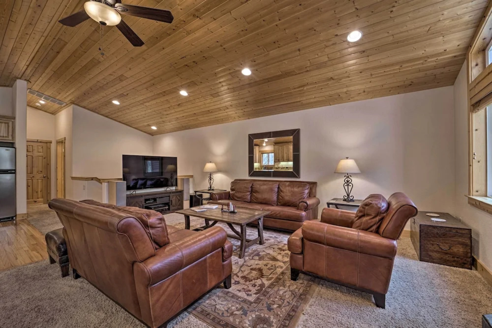 Near Donner Lake & Skiing: Soda Springs Cabin!