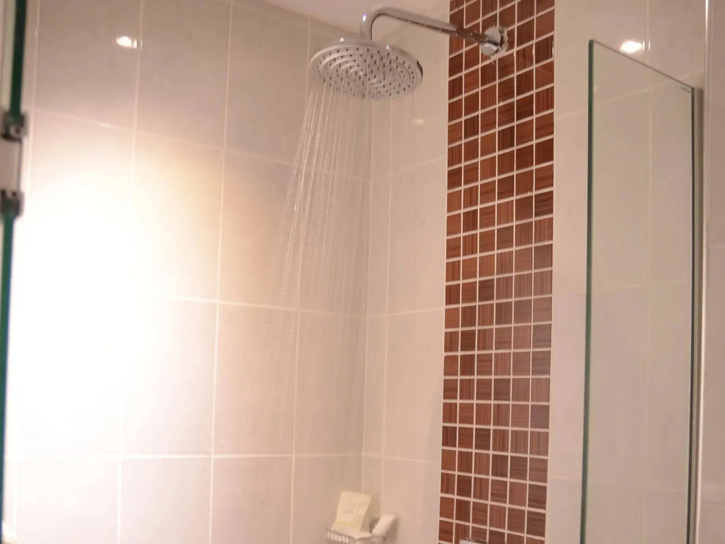 Cloud Hotel & Suites