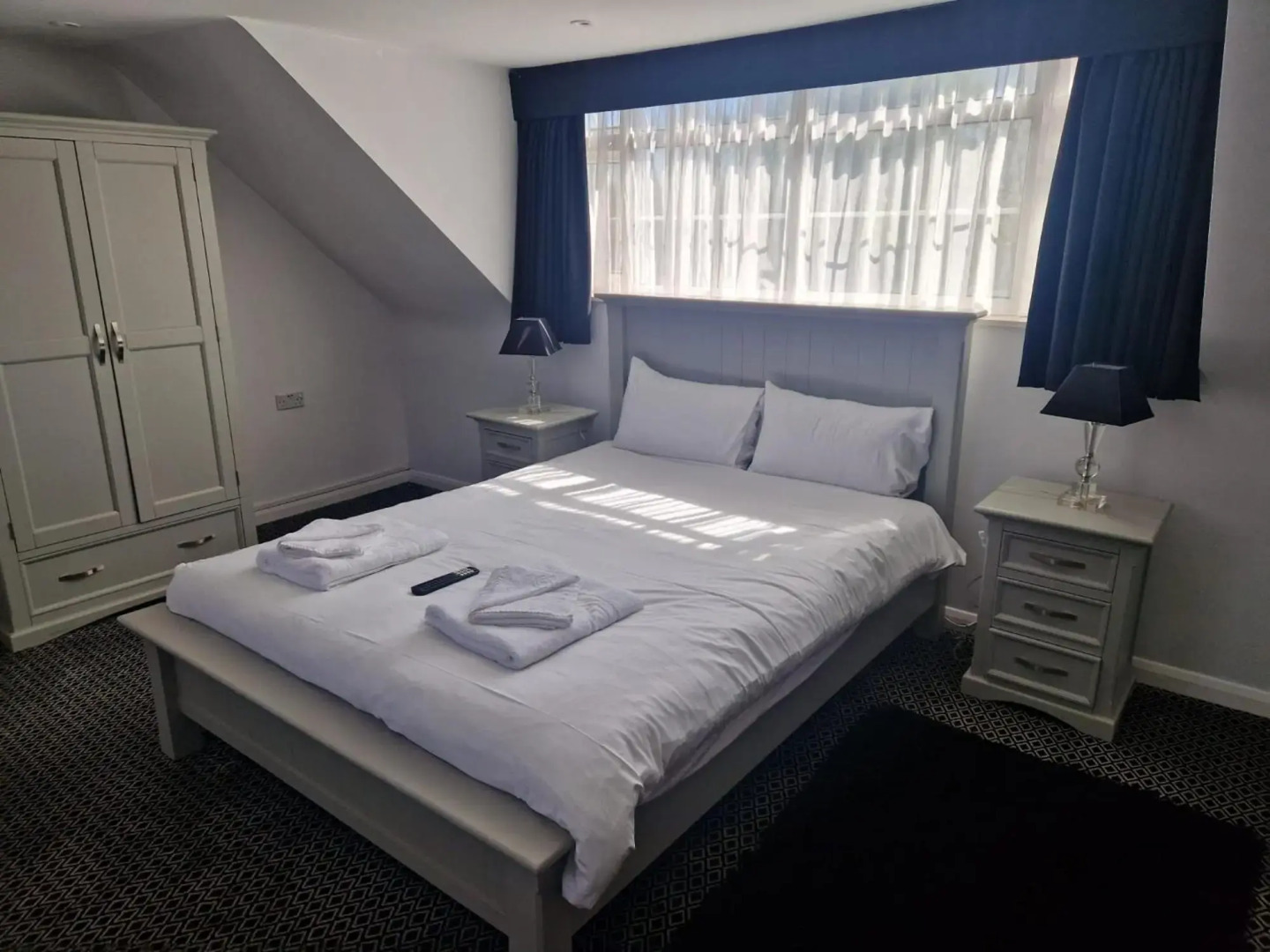 The Riverside House Hotel