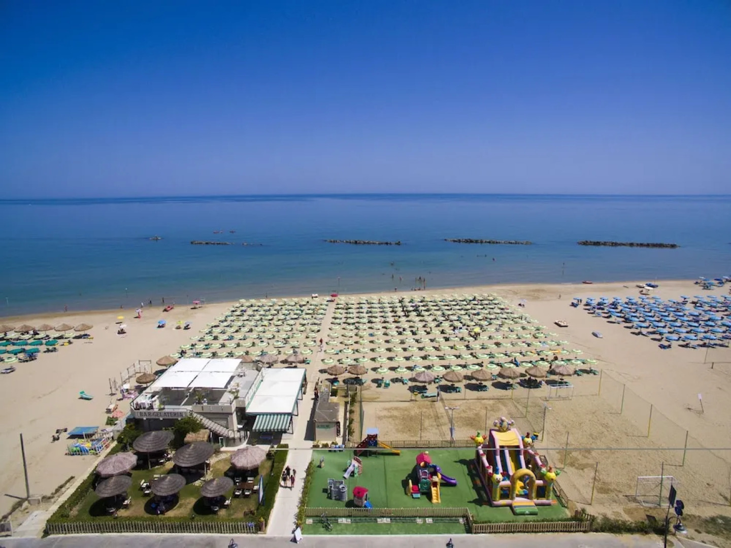Residence With Pool in Roseto Degli Abruzzi Near the Sea