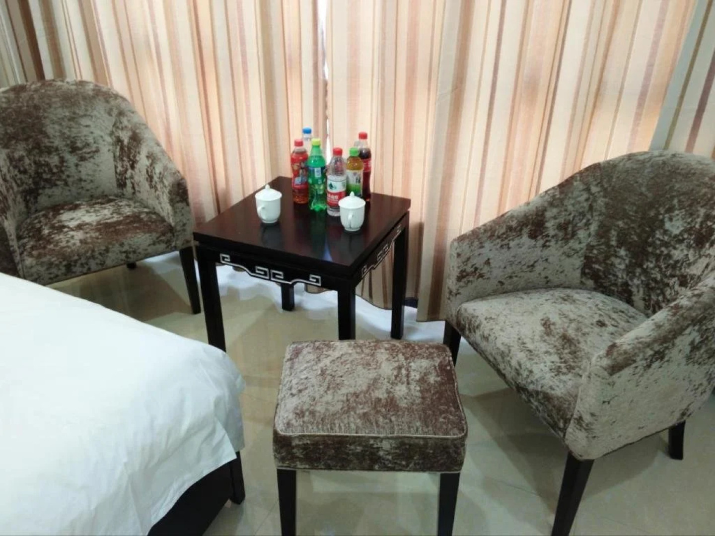 Guilin Yangshuo Jingying Huanle Village Holiday Inn