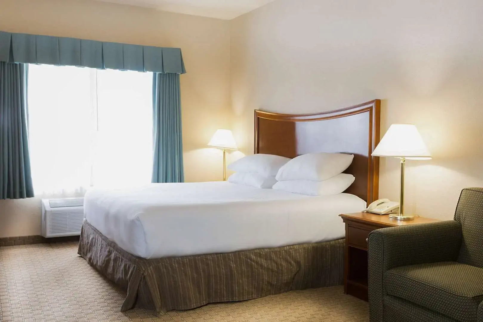 Red Lion Inn & Suites McMinnville