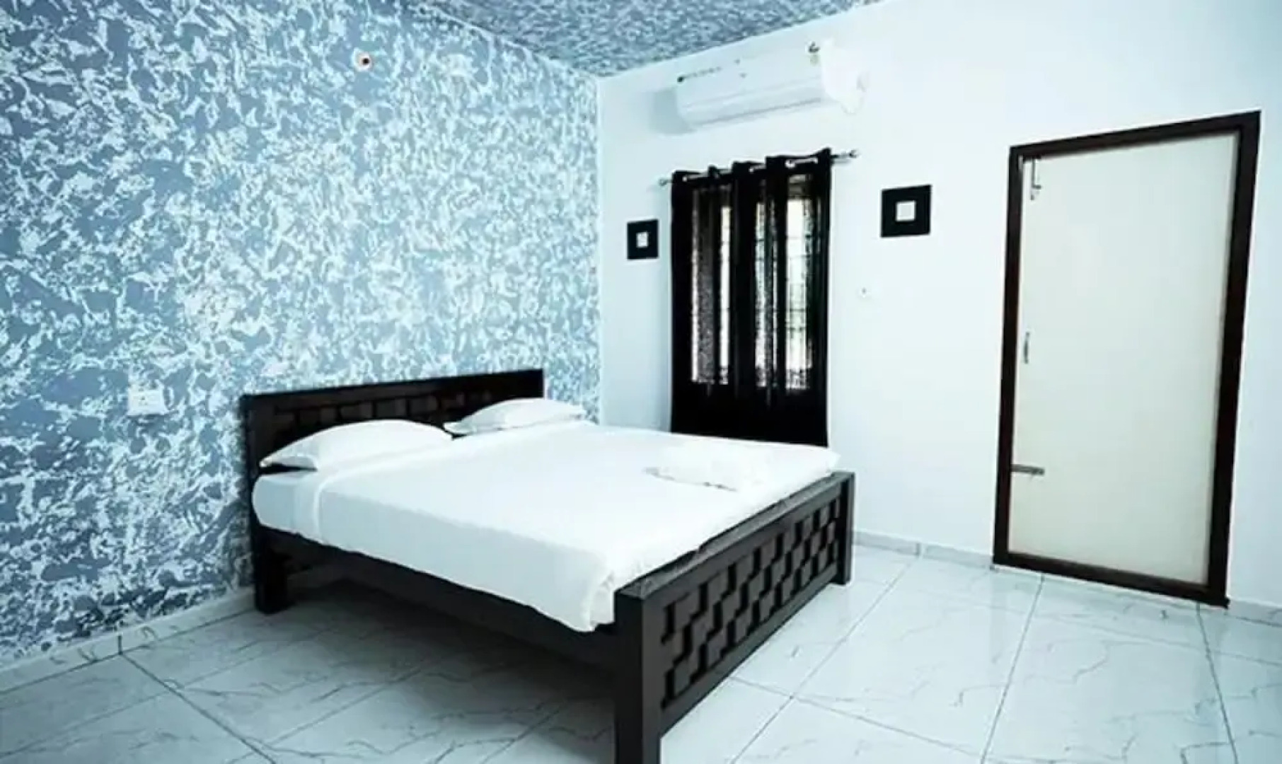 FabExpress French Villa