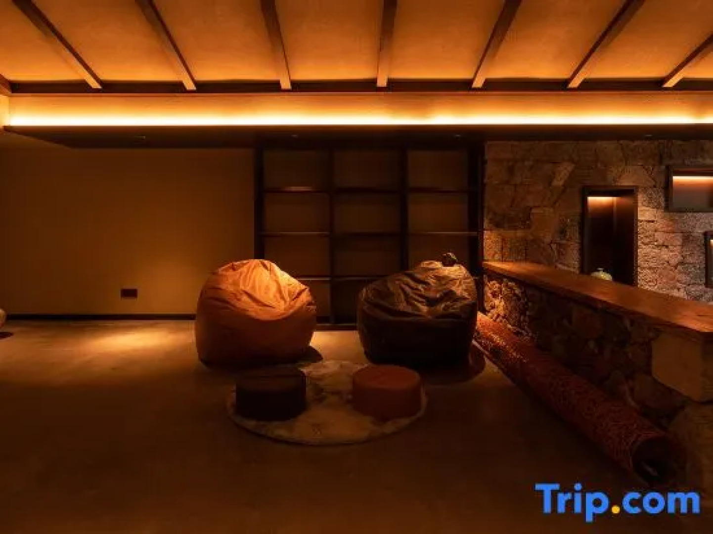 Yifangxi Hot Spring Hotel (Xianahei Branch, Wanfenglin Scenic Area)