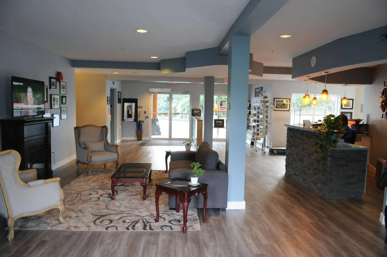 Quarterdeck Inn Port Hardy