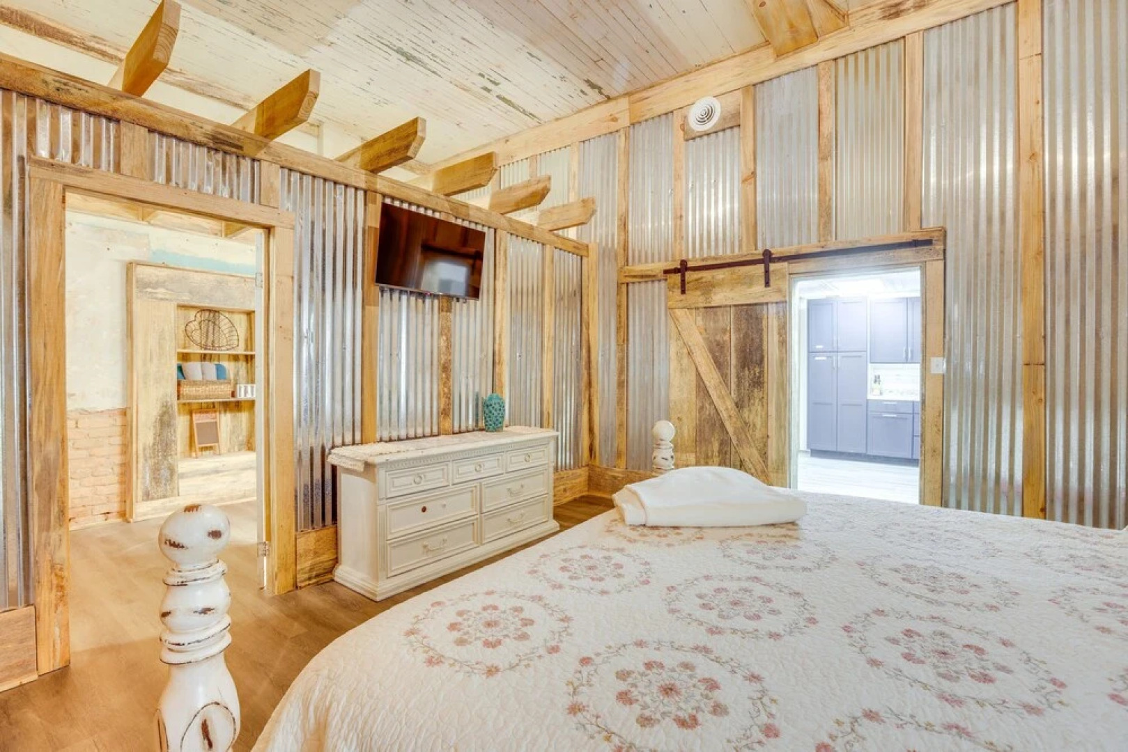 Downtown Lineville Vacation Rental ~ 10 Mi to Lake