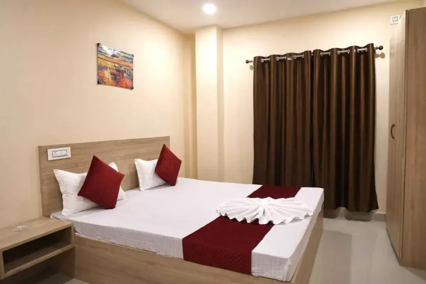 Regal Guest House by ROH