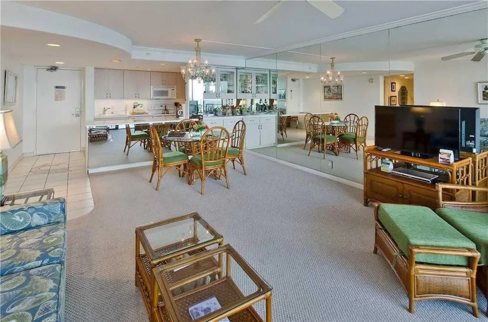 Valley Isle 705 by RedAwning