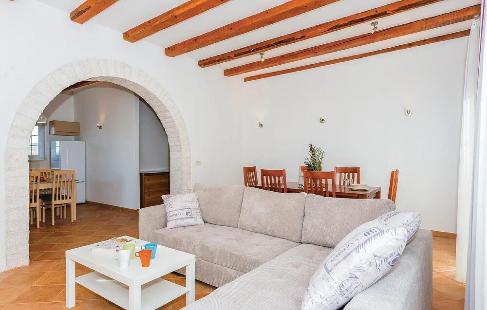 Stunning Home in Radonic With Wifi and 2 Bedrooms