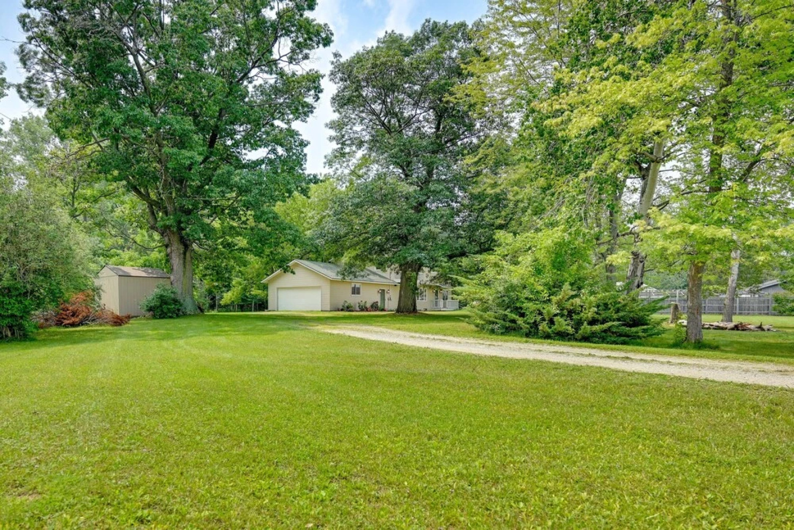 Stunning Au Gres Retreat w/ Grill < 1 Mi to Marina