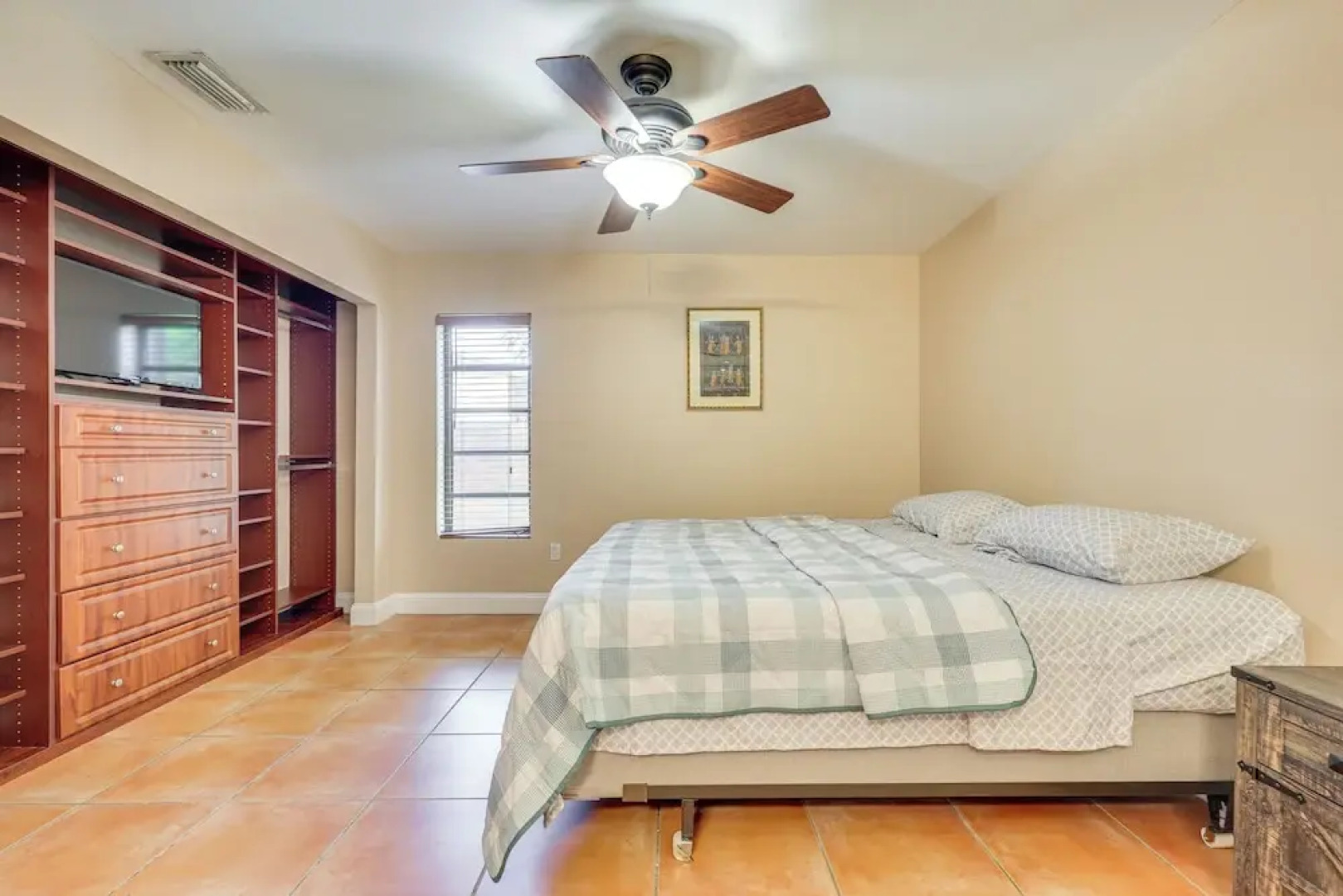 Pet-friendly Home w/ Yard ~ 3 Mi to Zoo Miami!