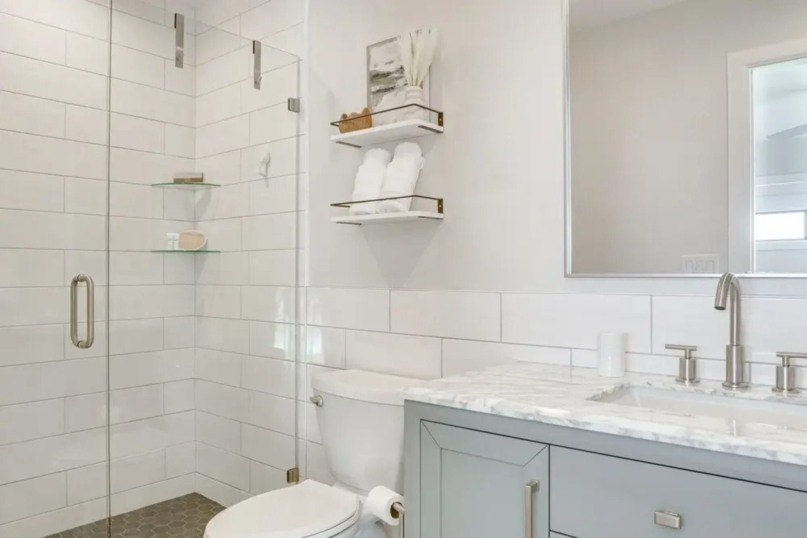 Lakeland Retreat: Private Heated Pool & Yard Games