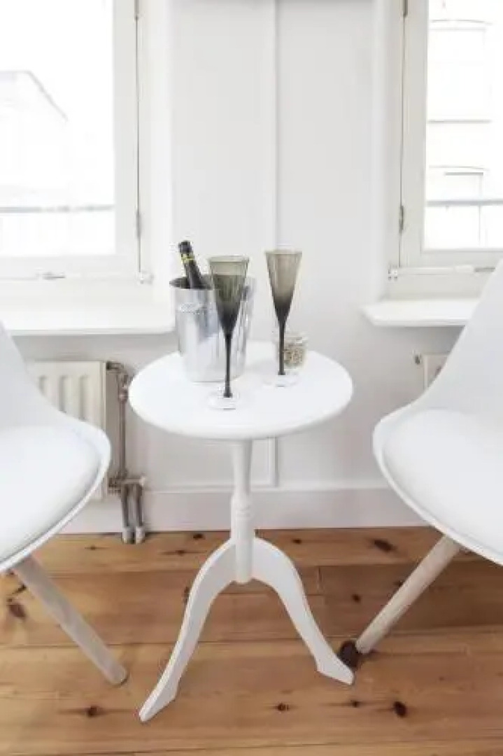 Jordaan Suite bed and bubbles