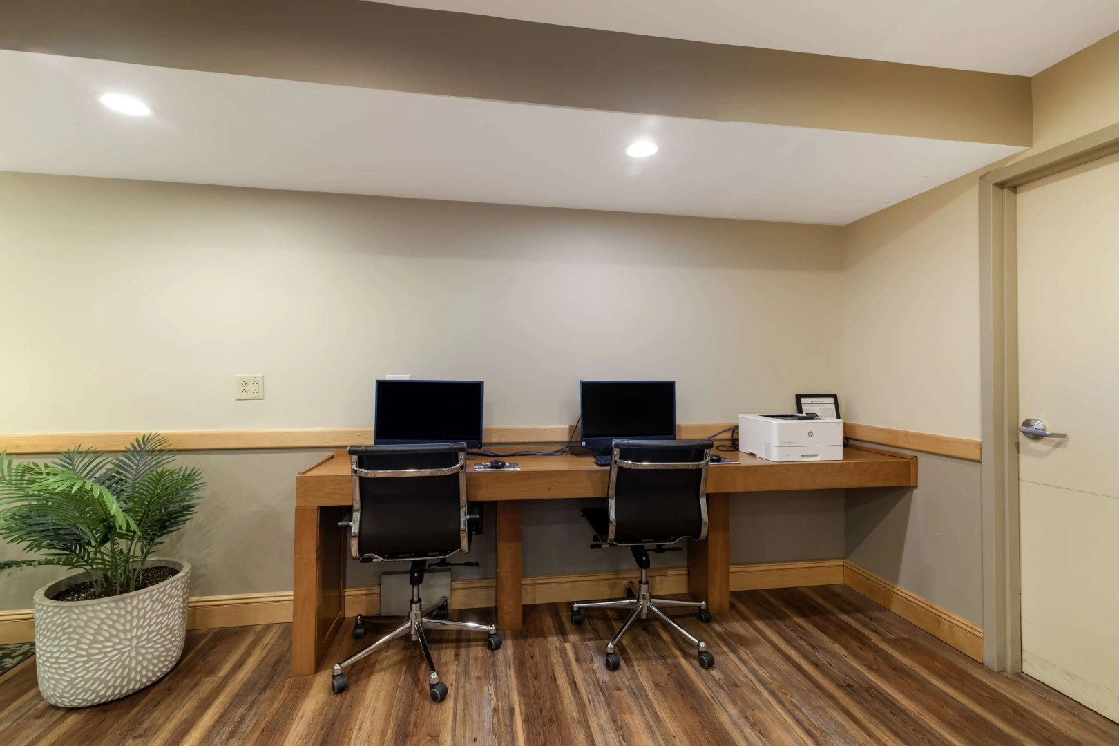 Best Western Plus Windjammer Inn & Conference Center