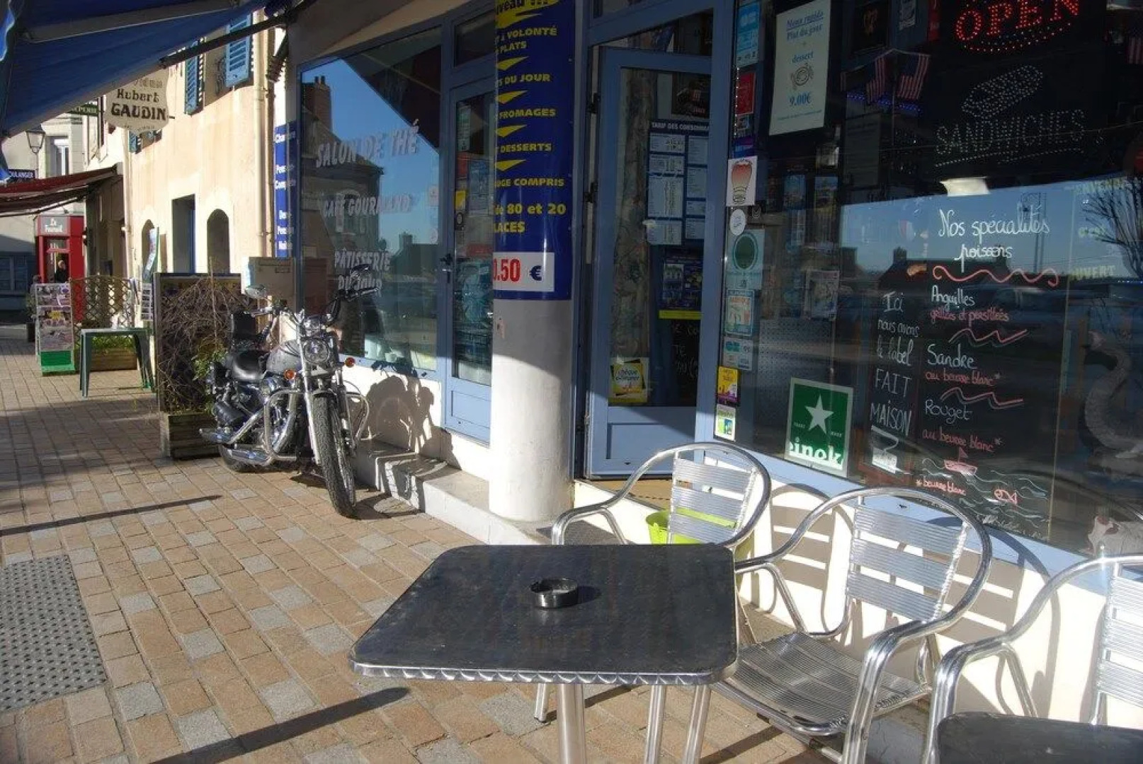 Hôtel Aux Amis Réunis