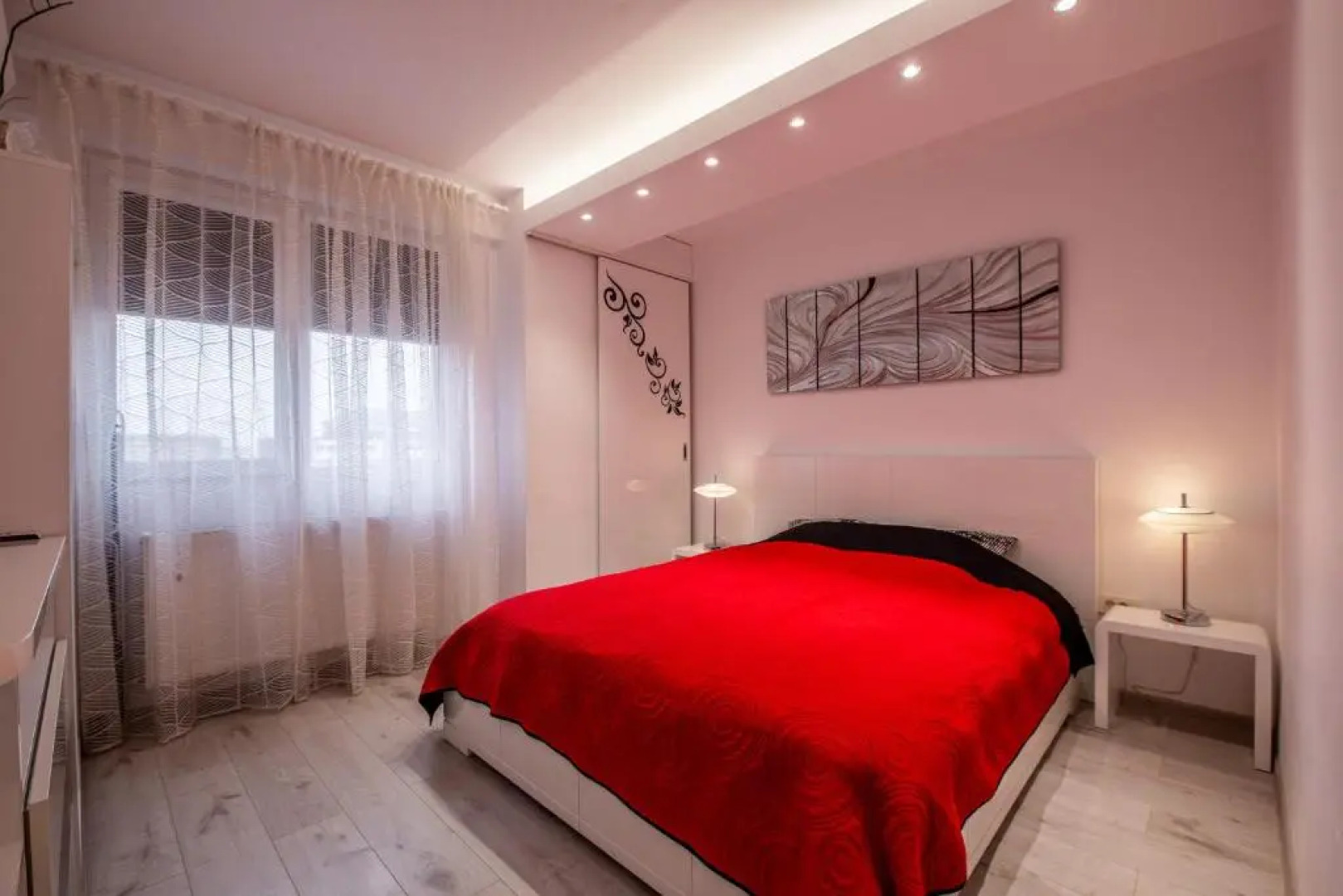 3 Room Luxury Residence Militari M2+3