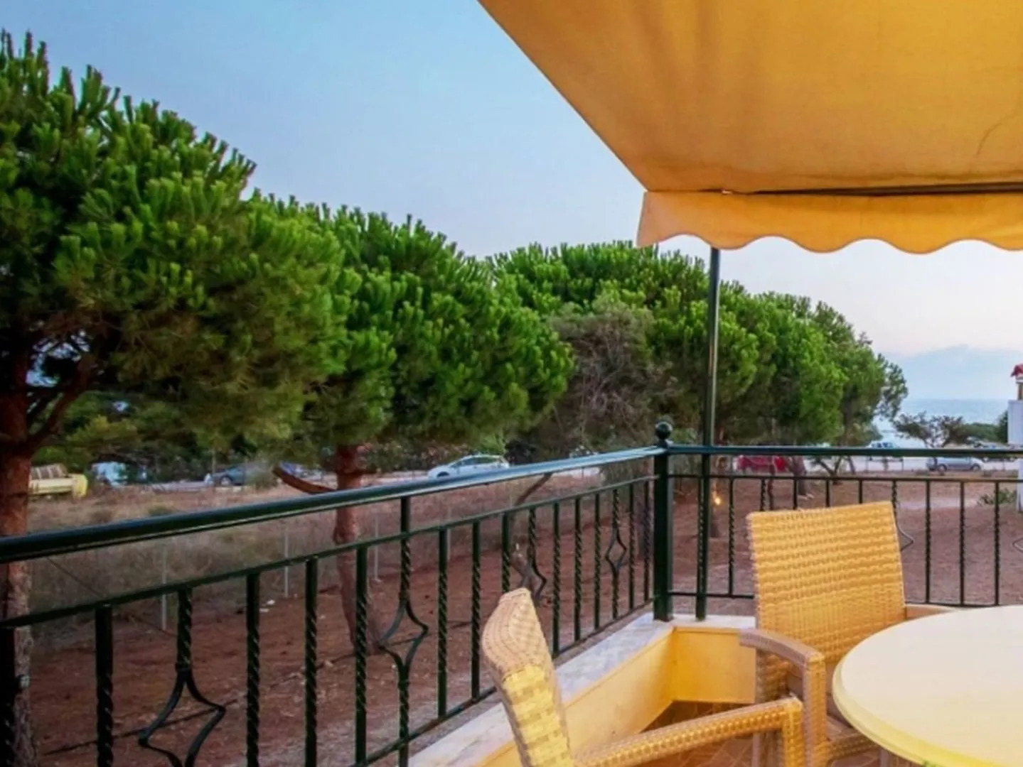 Romanos Beach Villas