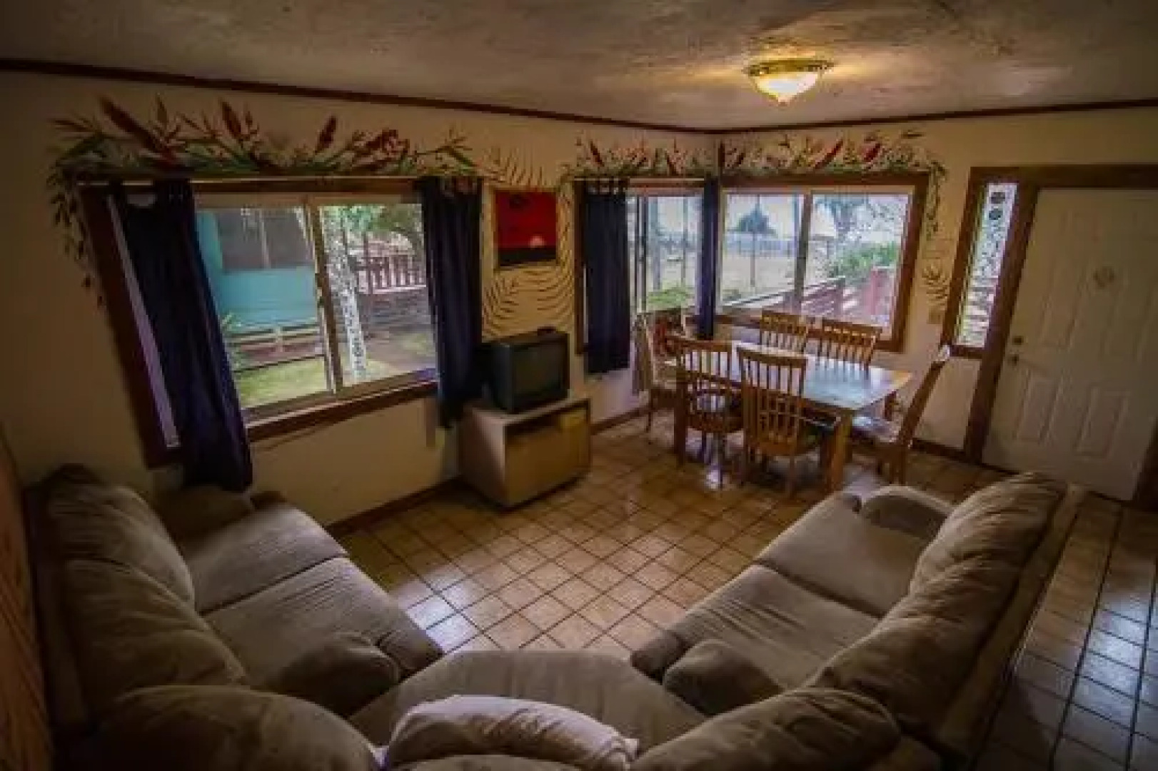 Backpackers Vacation Inn and Plantation Village