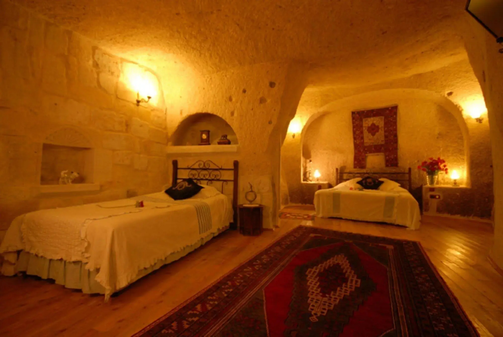 Traveller's Cave Hotel