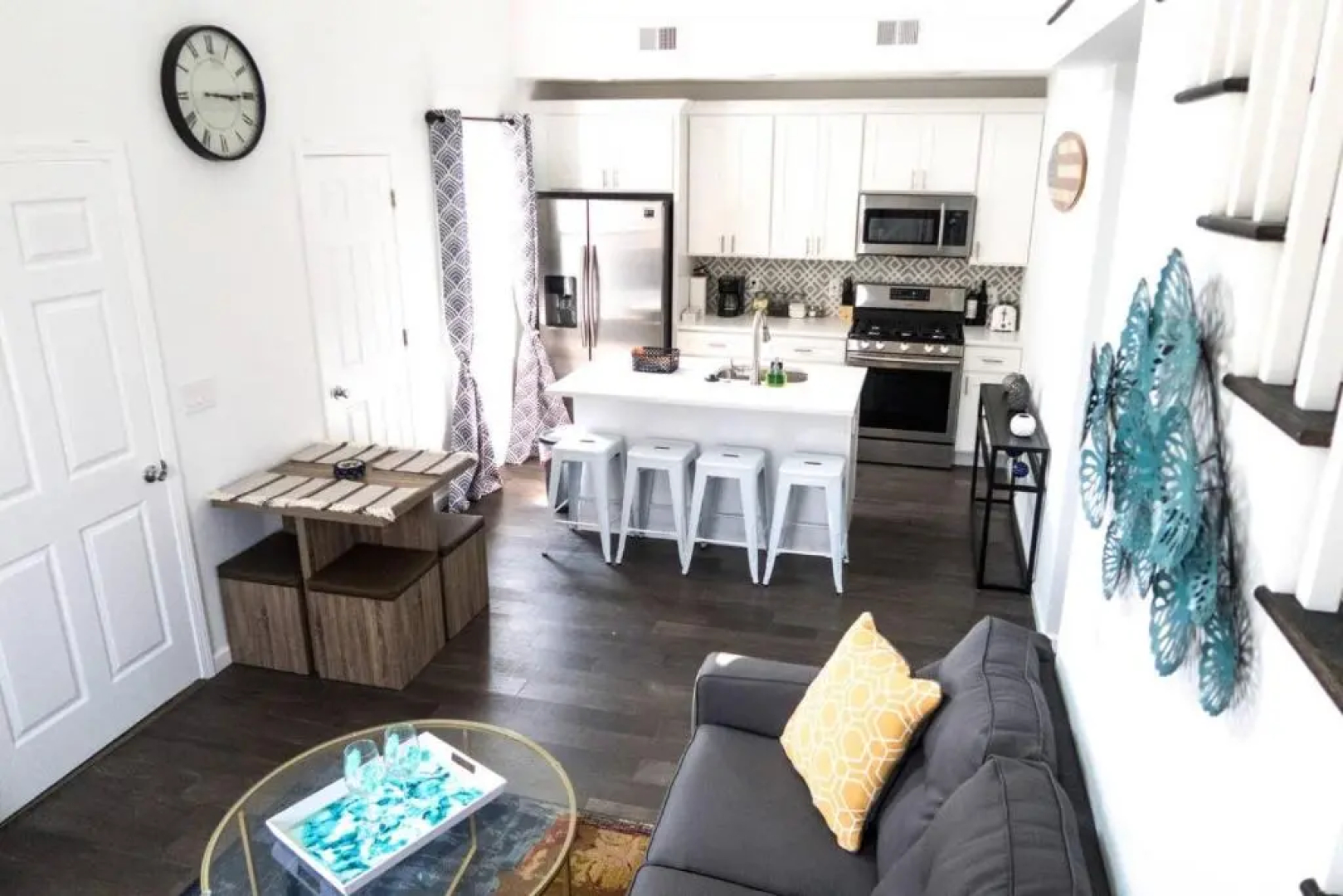 2 Blocks from Beach-Sleeps 16
