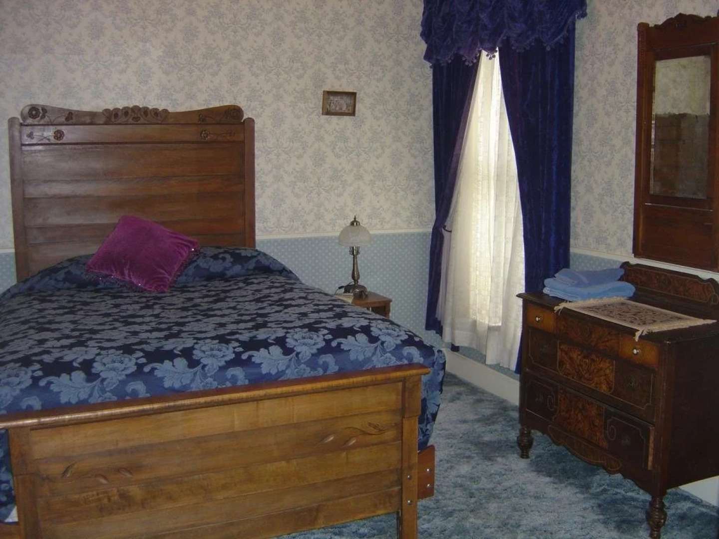 The Mine Shaft Inn Hotel & Hostel