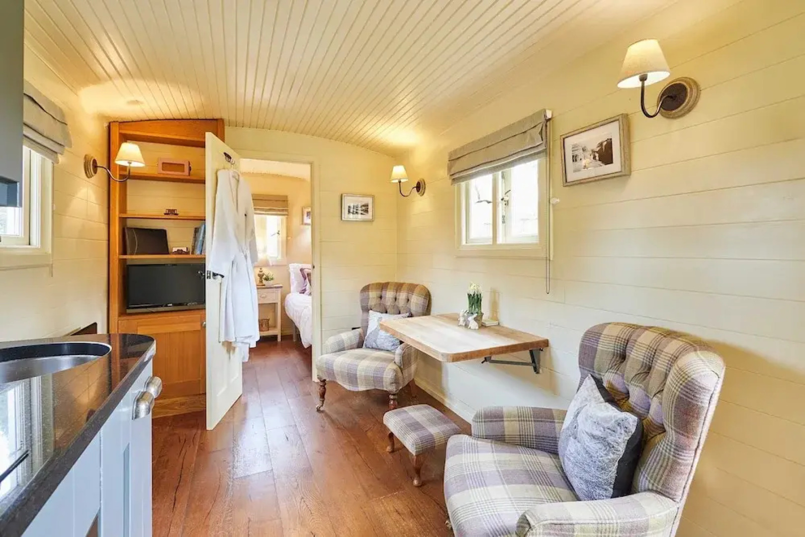 Host Stay Guards Van