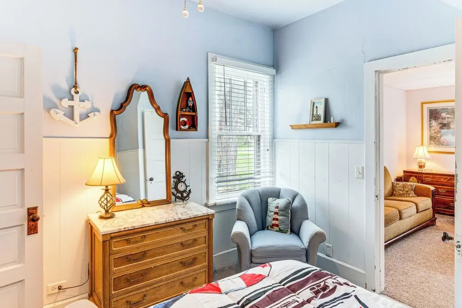 Twin Lakes Cottage: Walk to Elizabeth Lake!