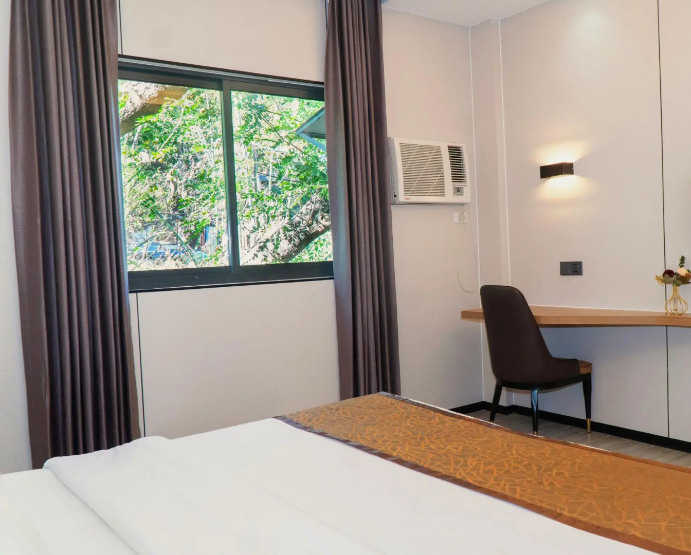 Vienna Hotel (Newly Renovated 2025)