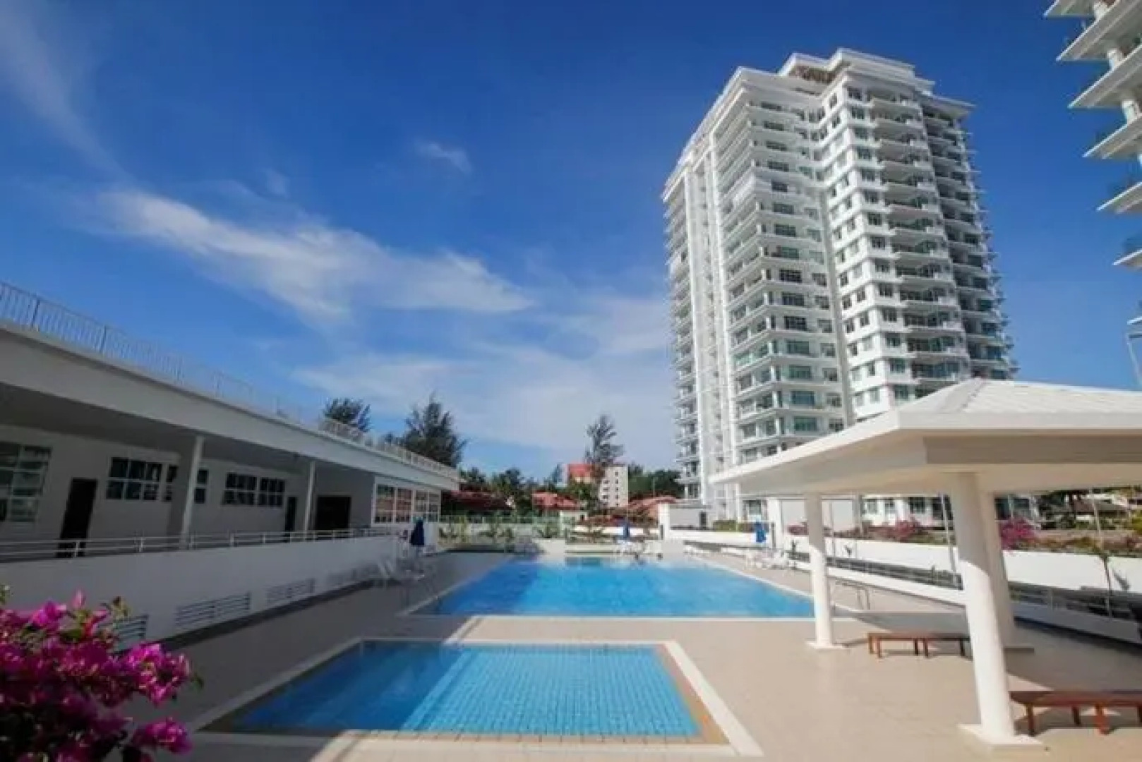Bay Resort Condominium, 7, Beach-front Sea view, 6-8 PAX